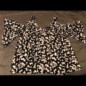 torrid Tops - Torrid Size 2(X) butterfly cold shoulder blouse torrid Tops - Torrid Size 2(X) butterfly cold shoulder blouse